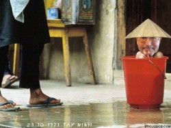  Taking a bath in Saigon 